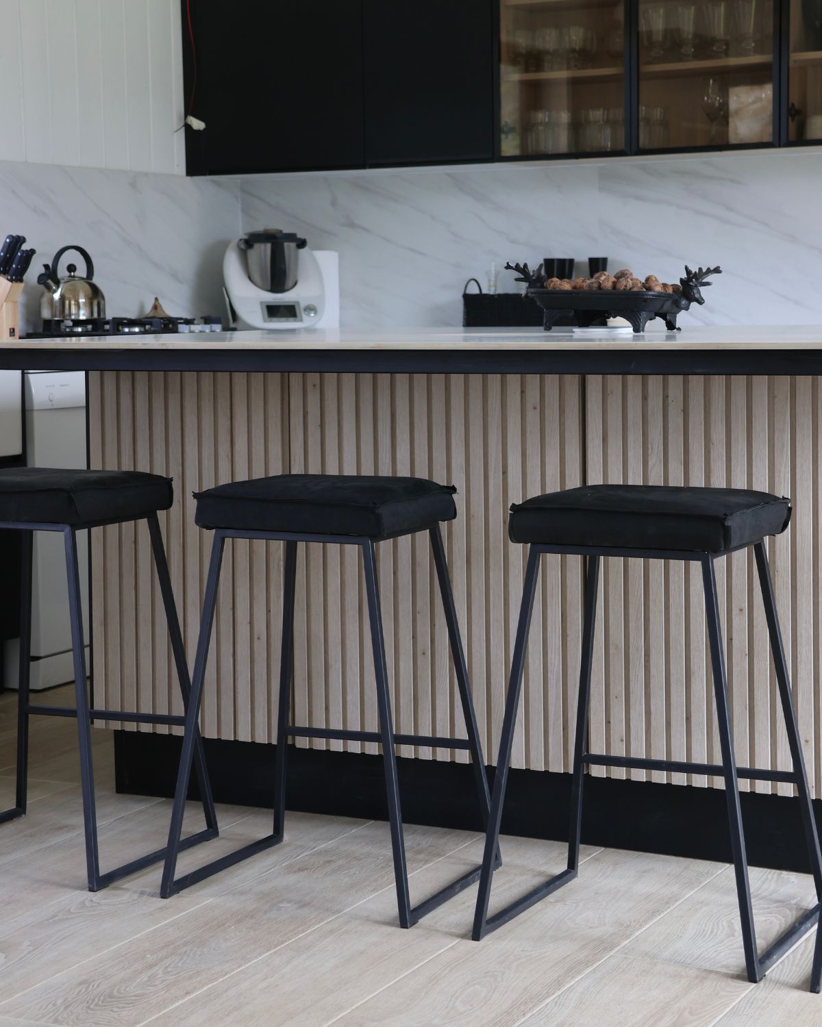 TABURETE CUIR NEGRO