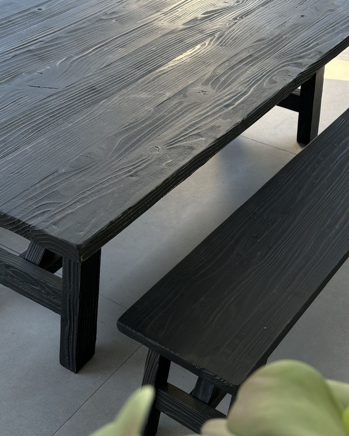 MESA PINAE NEGRA