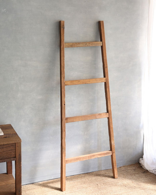 ESCALERA MANTERA A
