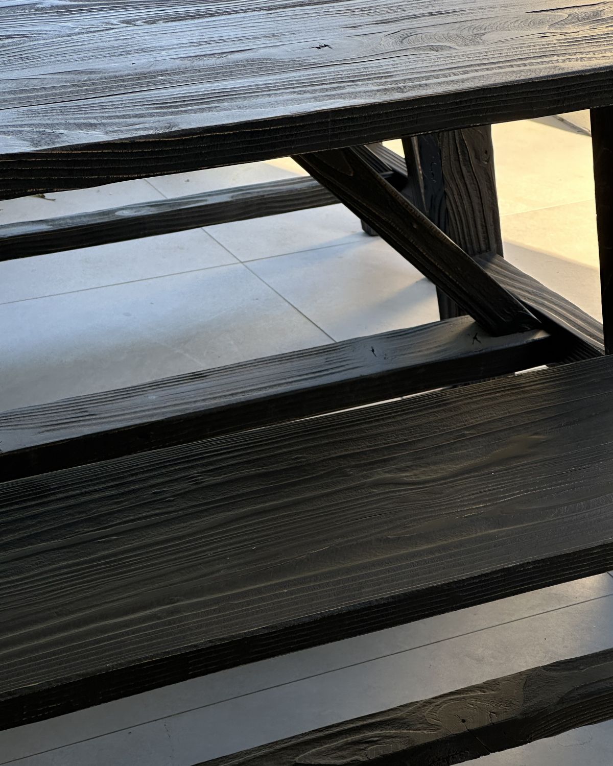 MESA PINAE NEGRA