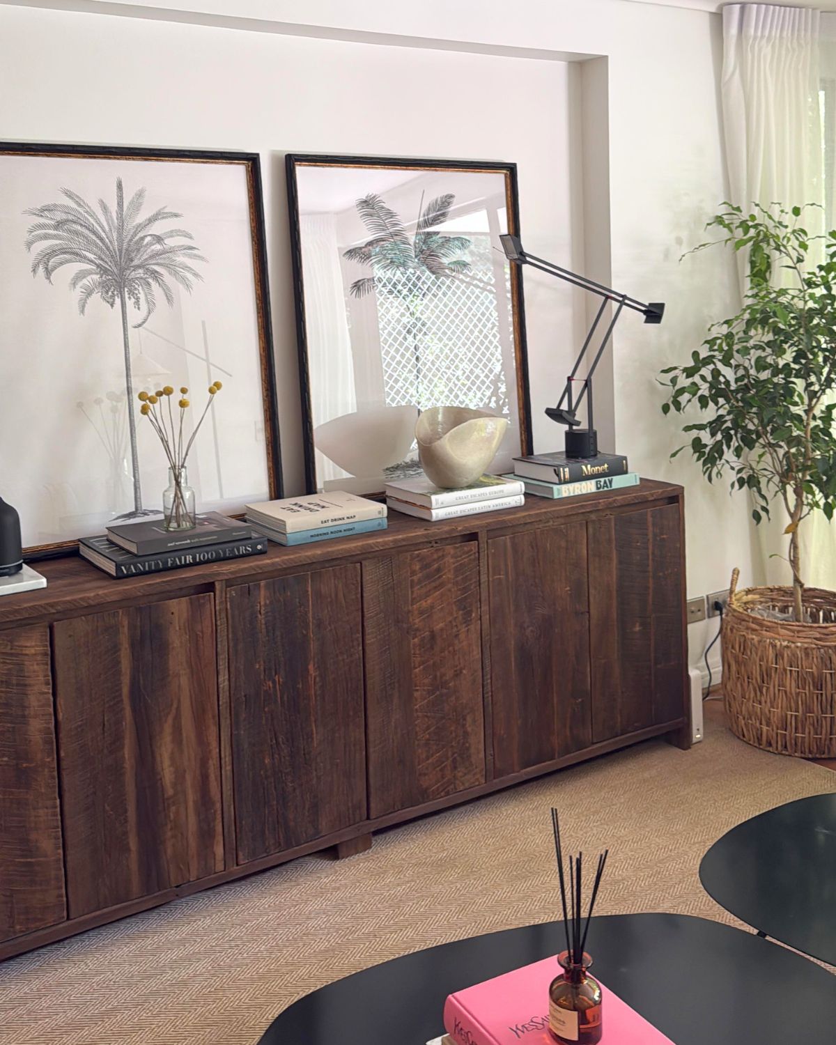 CÓMODA AMAE CON PUERTAS