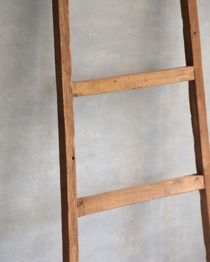 ESCALERA MANTERA A